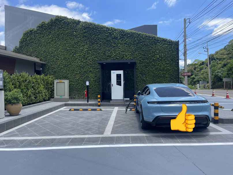 Big Mount & Mountful EV Station - 2