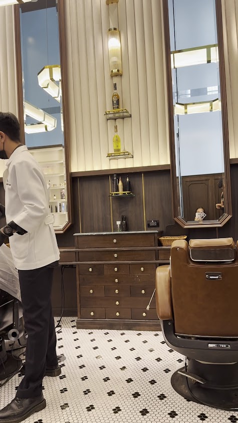 Black Amber Barber Shop Sathorn - 2