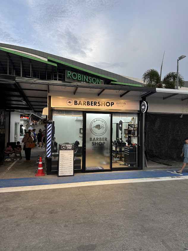 Black cut ร้านตัดผมชาย หญิง บริการยืด ดัด ทำสี สาขาโรบินสันสมุทรปราการ - 2