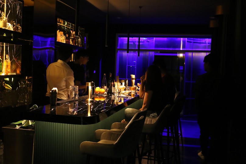 BLEU BAR