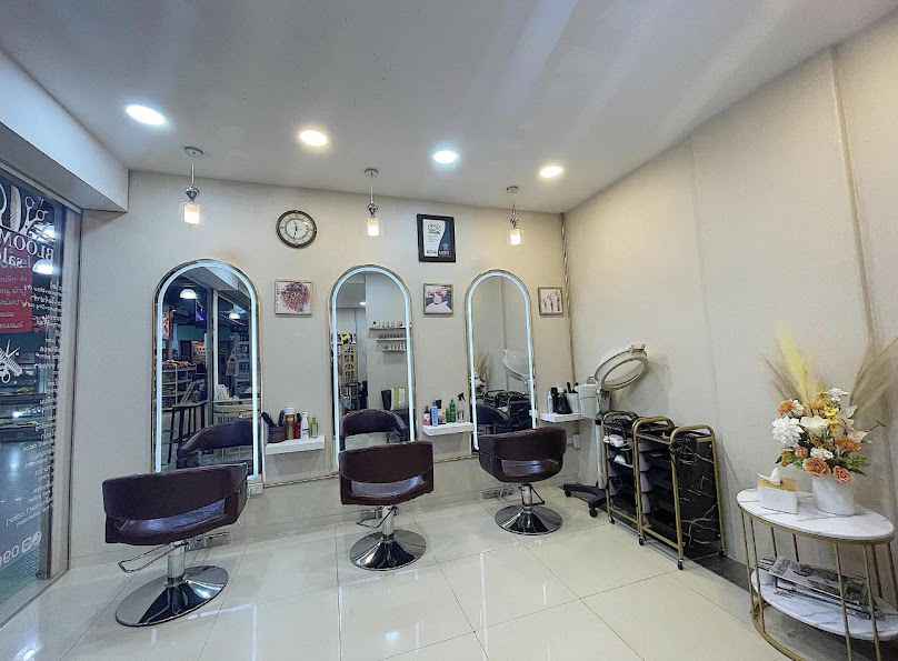 Bloom Hair & Nail Salon - 2