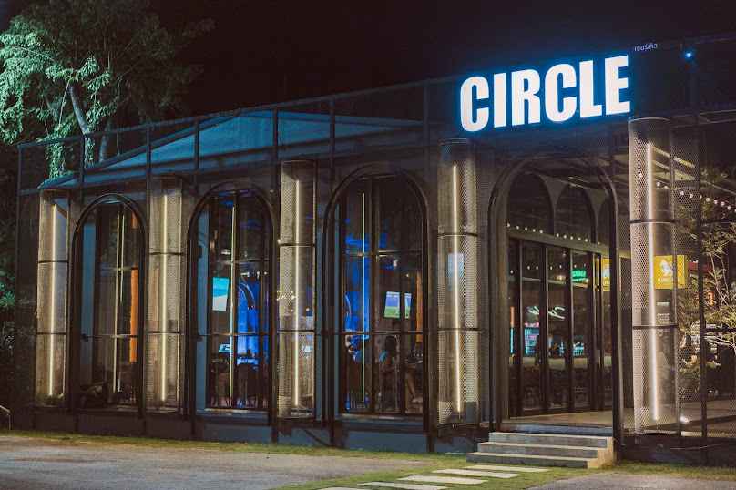 Circle Bar & Restaurant