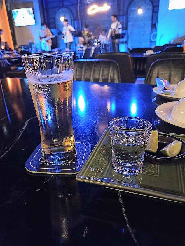 Circle Bar & Restaurant - 4