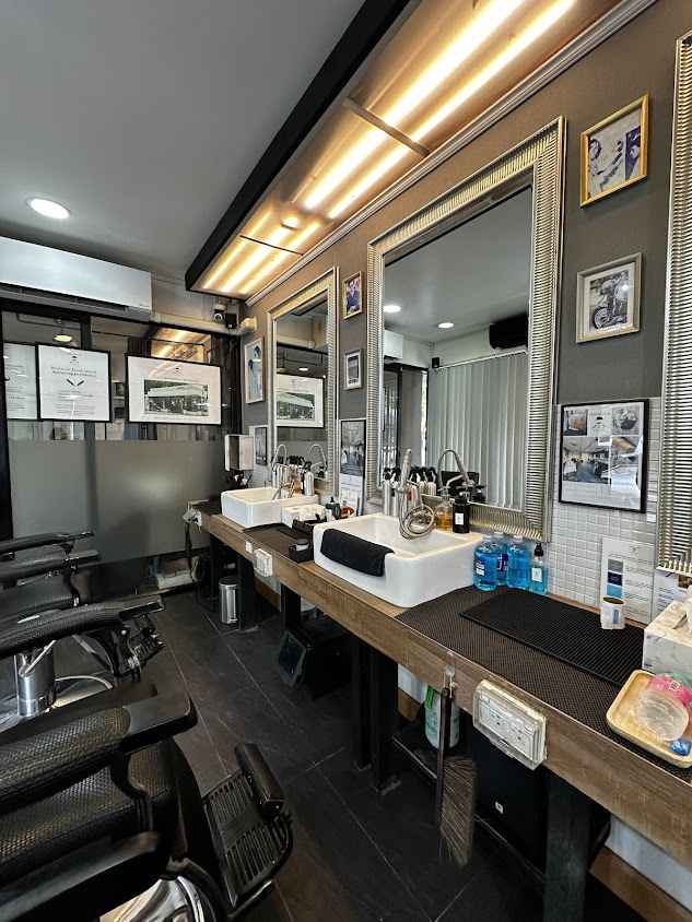Crossroads Barbers (Bangkok - Sathorn) - 4