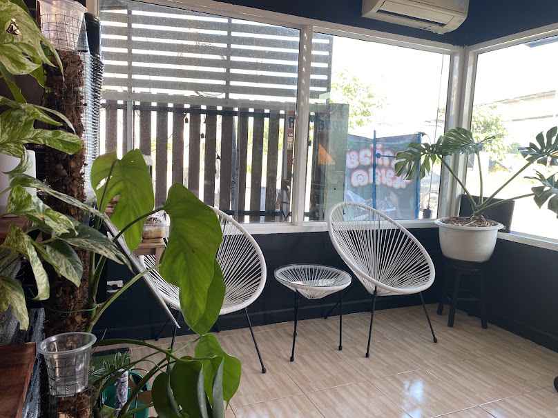 Crush Barber & Coffee ตัดผม & คอฟฟี่ - 2