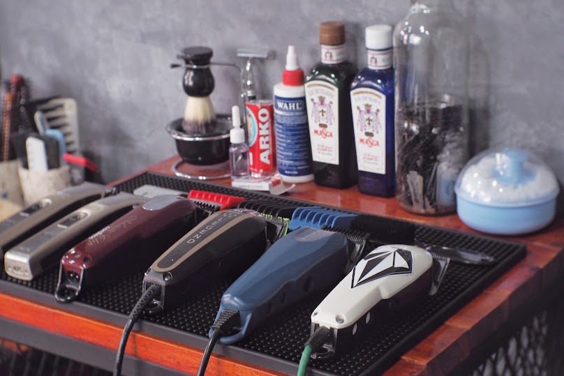 Cutzlism Barber Shop - 1