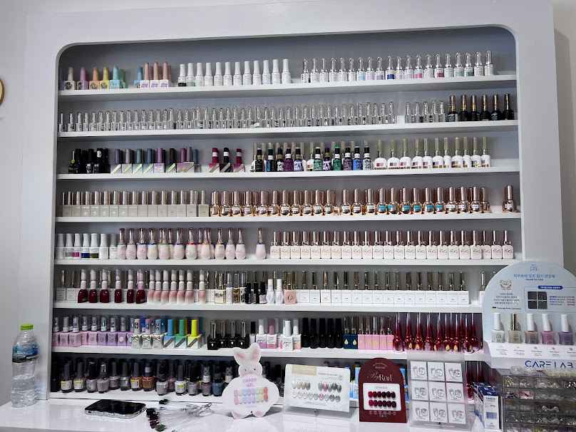 Diamond Nails Lounge Nimman ร้านทำเล็บ ต่อขนตา