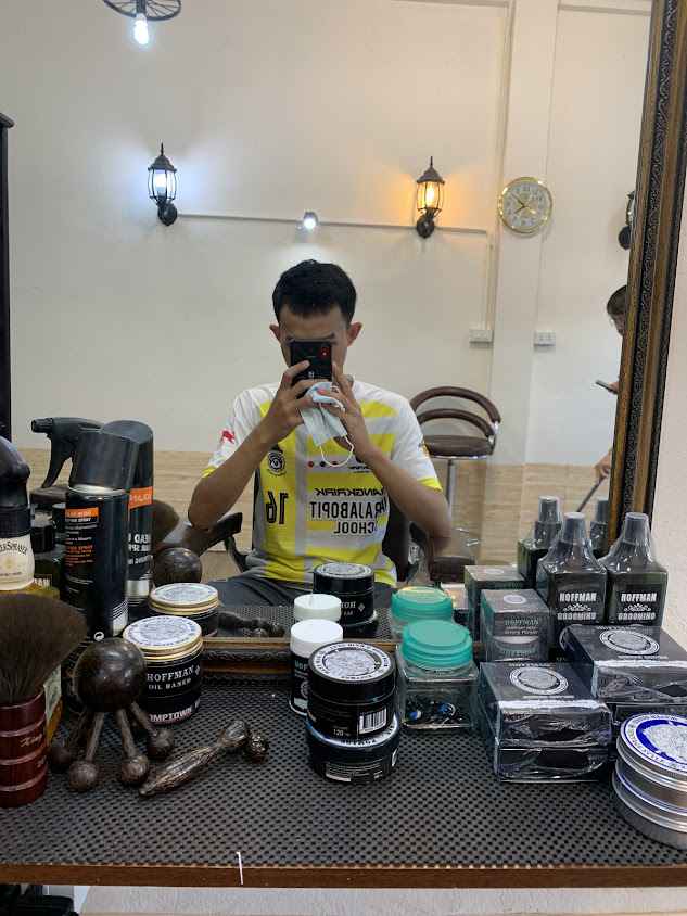 Eaksmile barber - 1