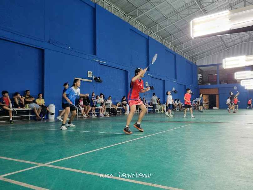 Eight badminton