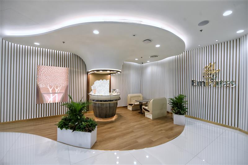Emirates World - 4