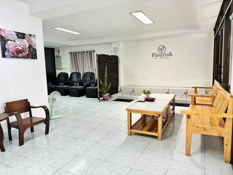 Flourish Thai Massage - ฟอร์ริส นวดแผนไทย - 2