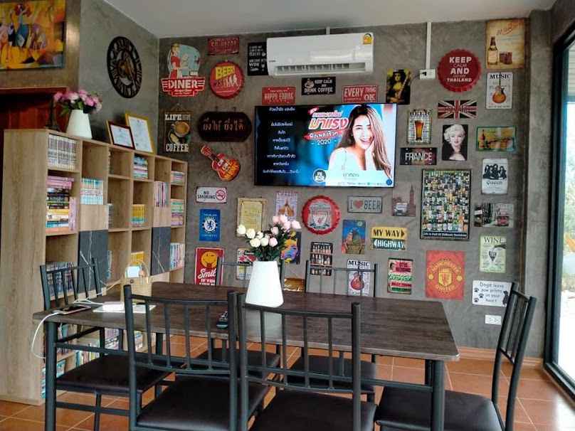 FULL MOON CAFE - 1