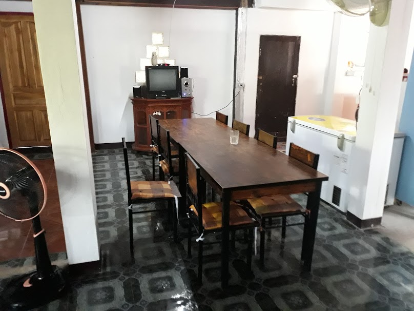 FULL MOON CAFE - 3