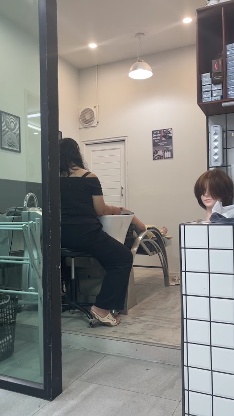 Girls with curls salon - 1