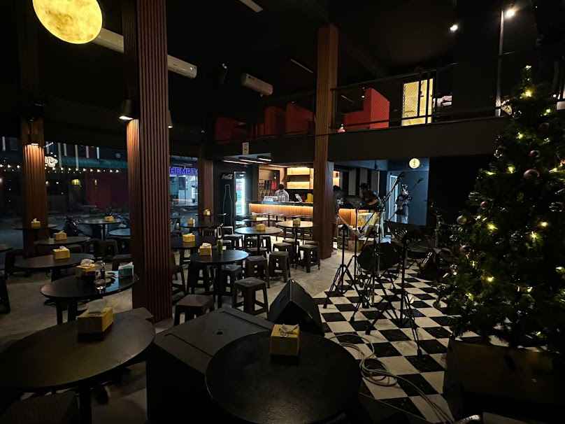 Glam Music & Bar