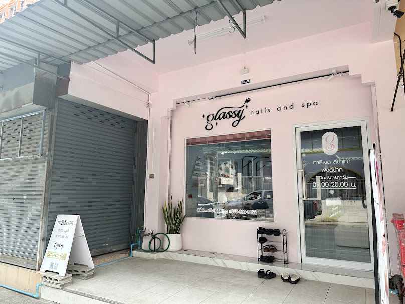Glassy Nails & Spa ร้านทำเล็บเชียงรายหลังรพ.โอเวอร์บุ้ค - 2