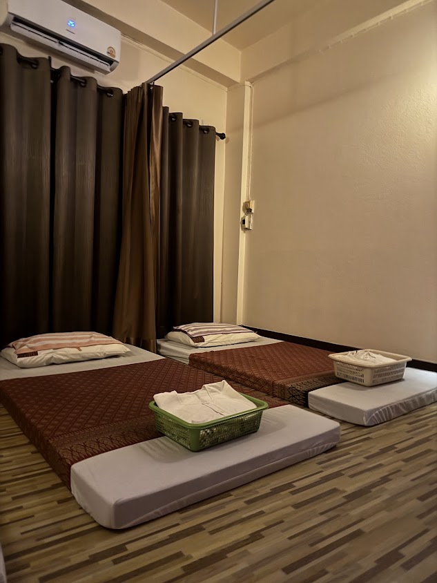 Golden Lotus Massage (บัวทองนวดเพื่อสุขภาพ) - 2
