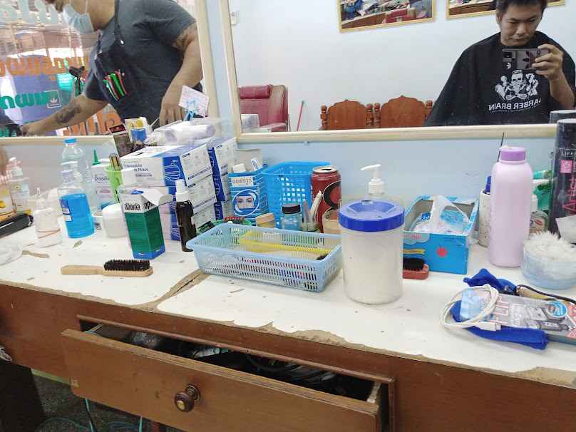 Grandma's House Barber Shop - 4