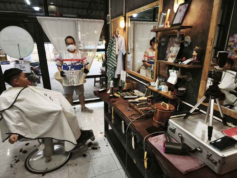 H2O Barber & Salon - 4