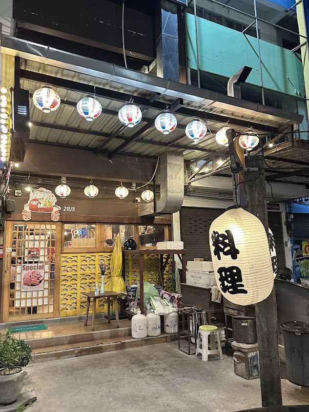 Hachi Grill Bar, Ruamchoke
