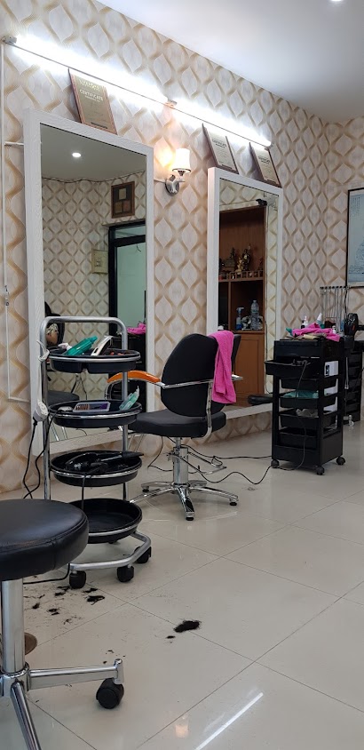 HAPPY BEAUTY SALON - 4