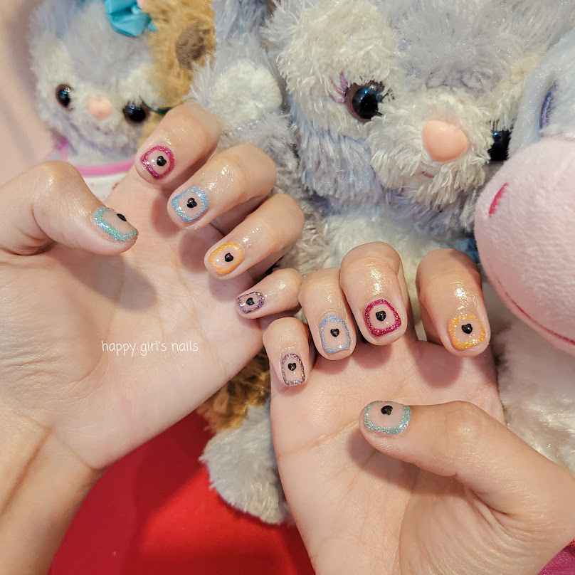 Happy girls nails หลังมหาวิทยาลัยบ้านสมเด็จ อิสรภาพ13 หน้าหอสีส้ม
