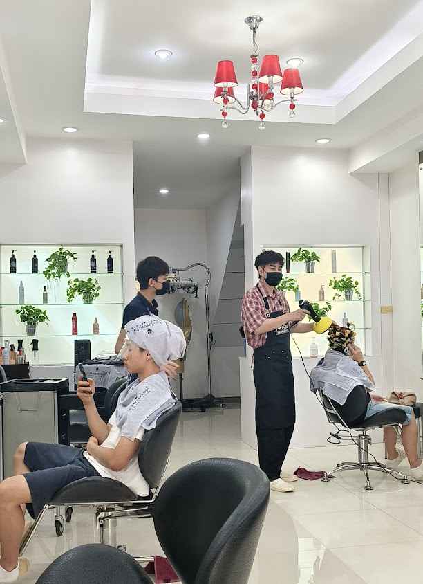 Hi -Cut Hair Salon - 4