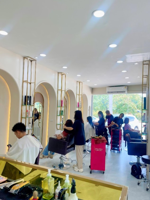 I am hair studio บายพาสวงแหวนตะวันออกเชียงราย