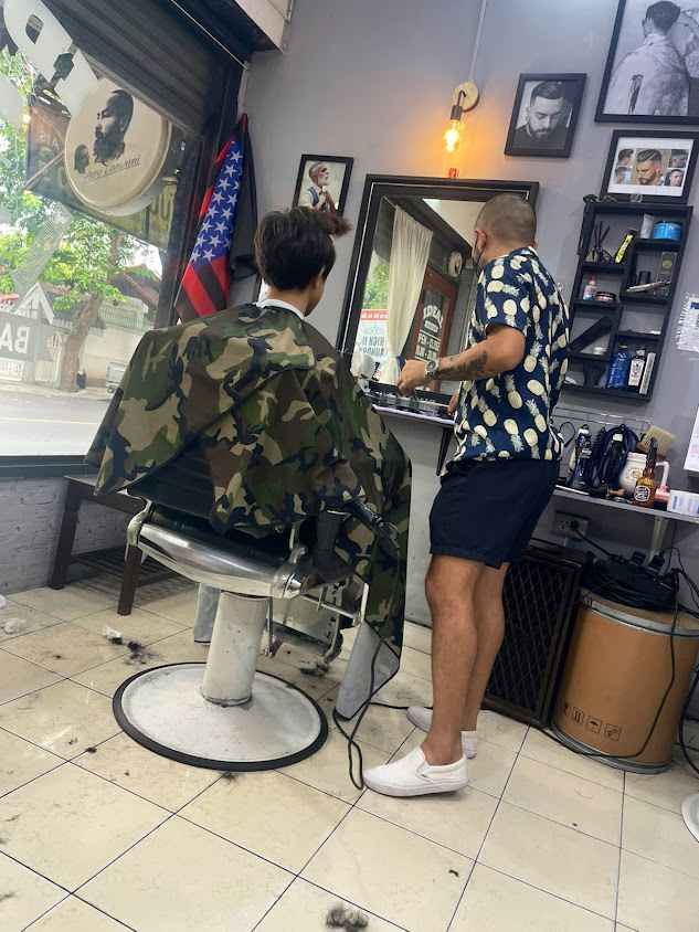IDEAL BARBER SHOP - 1