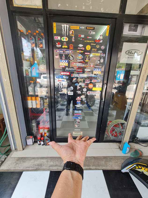 J2 biker shop - 1