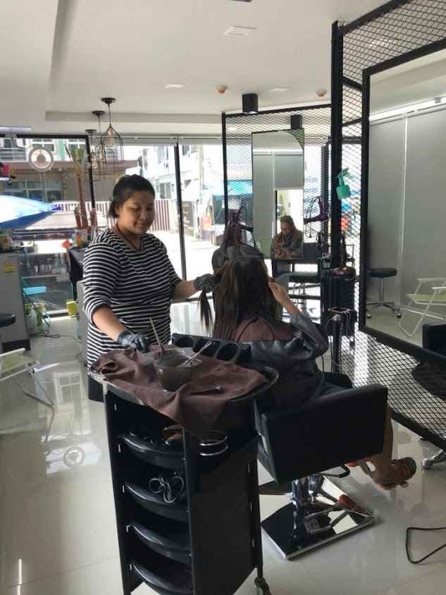 Joey Salon (โจอี้ ซาลอน)