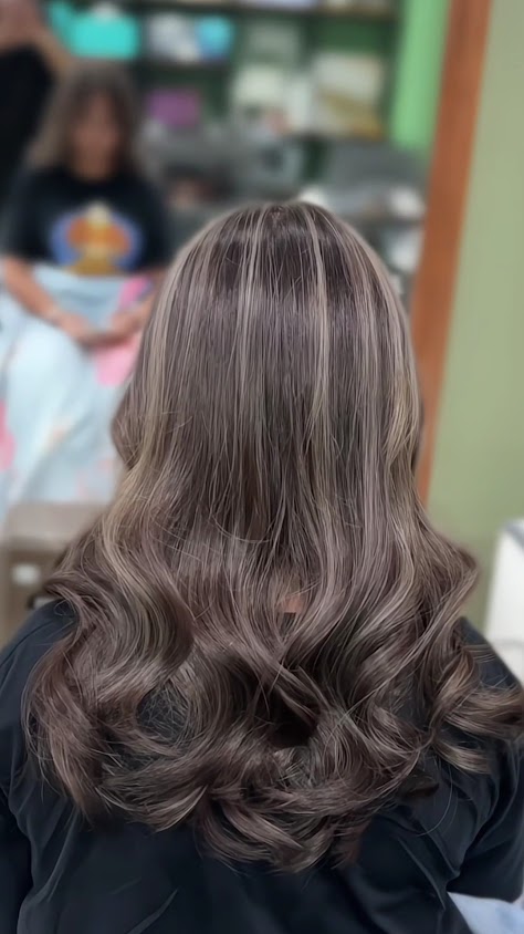 Jooli hair and nail