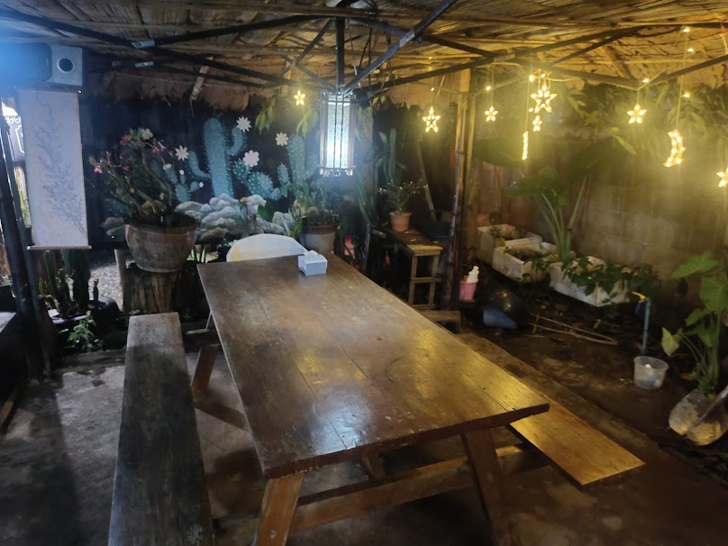 Karenni Bar - 4