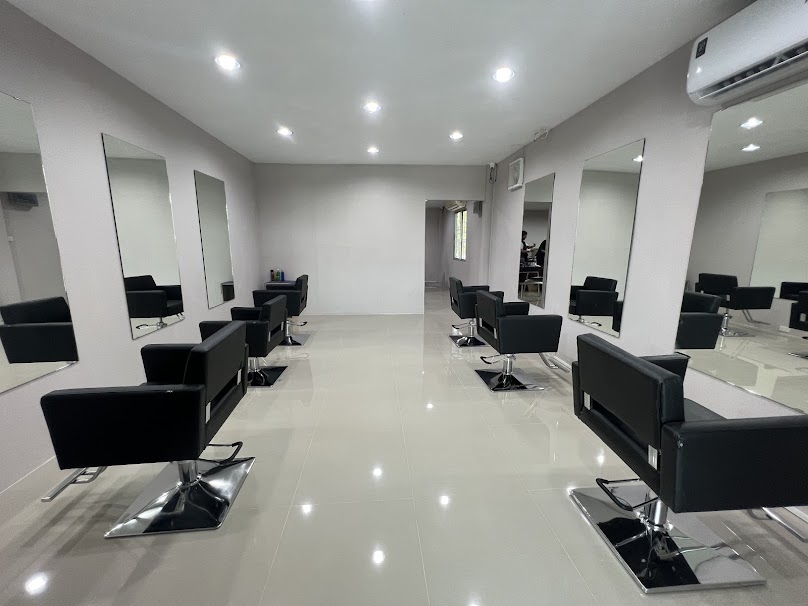 Khunphimสาขา6 (nailspa salon carwash)