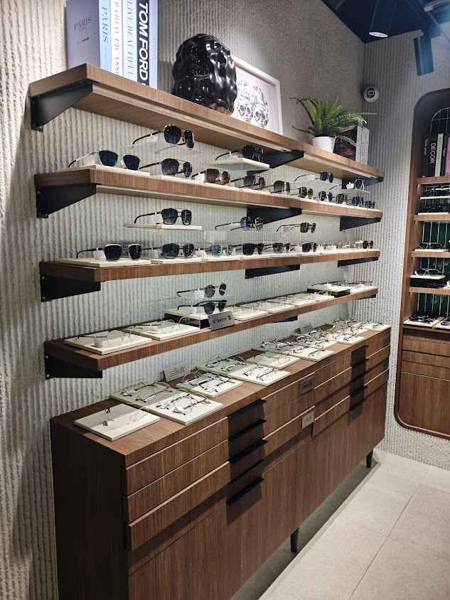 KT OPTIC ร้านแว่นตา ศูนย์เลนส์โปรเกรสซีฟ สาขา เซ็นทรัล เชียงใหม่-แอร์พอร์ต (Optical shop Progressive Lens Center) - 2