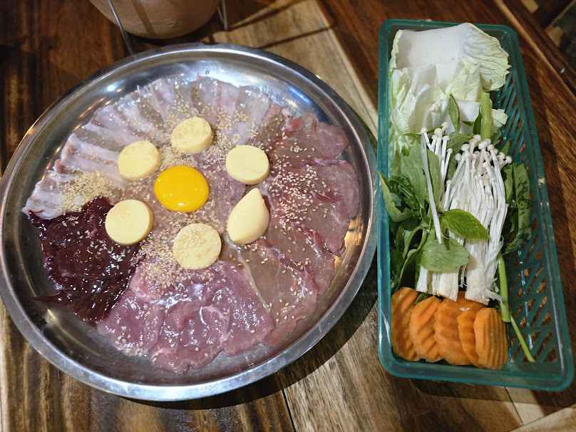 Kuneang Bar (กันเองบาร์)(สามพี่น้อง food&Beverage) - 4