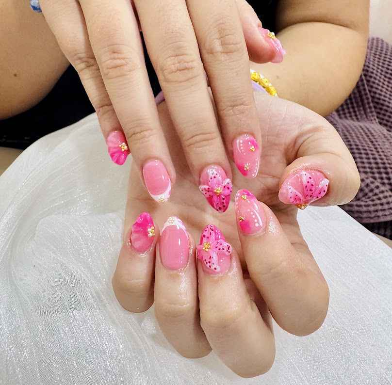 Lila Nail Studio - 2