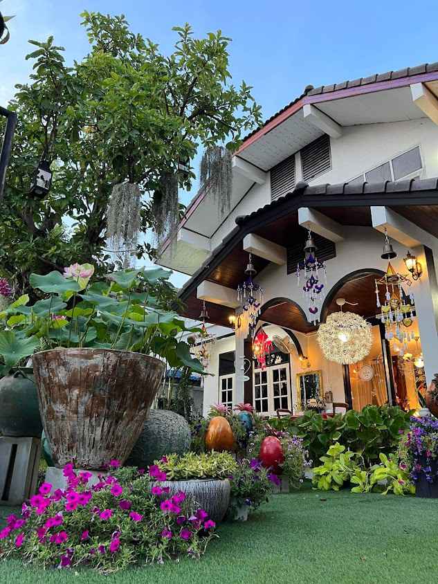 Lilly hair spa & massage