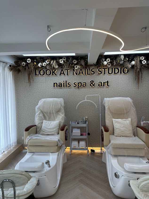 LOOK AT NAILS studio - 2