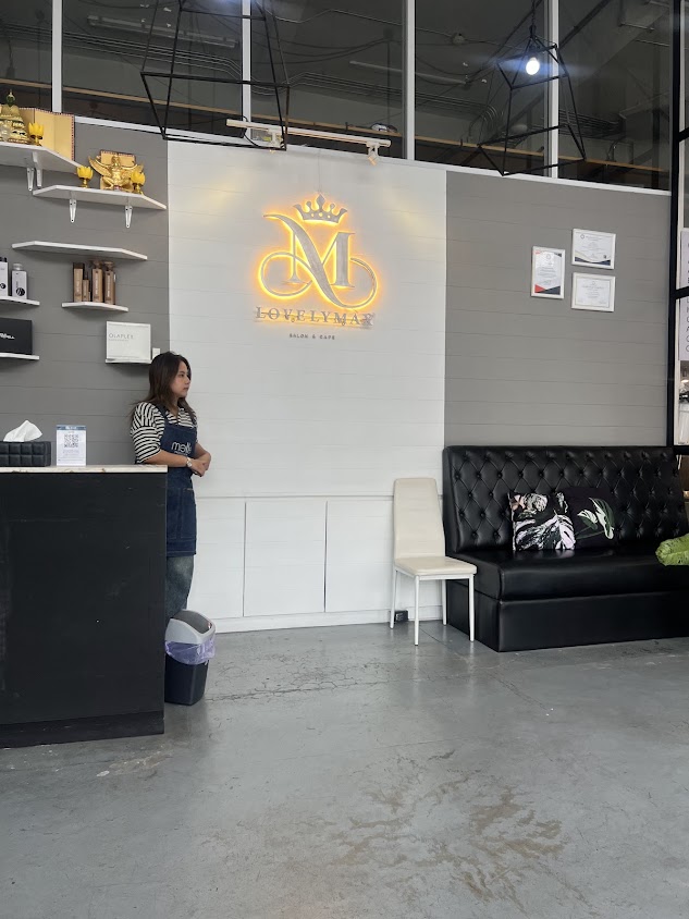 Lovely Max Salon & Cafe - 2
