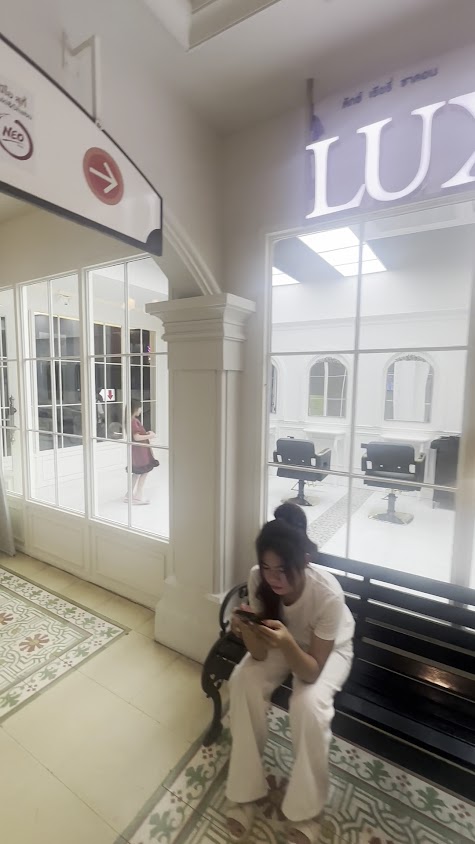 LUXE THEORY SALON - 3