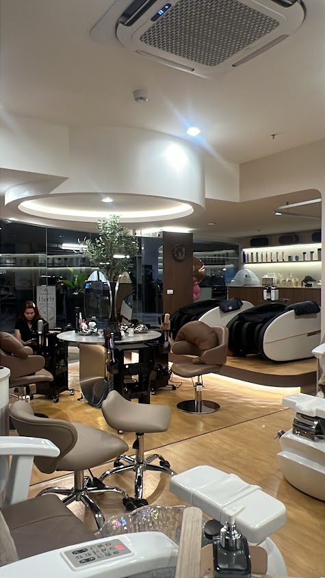 MARIM Nail & Spa CentralChiangmai ร้านทำเล็บเซ็นทรัลเชียงใหม่ - 2