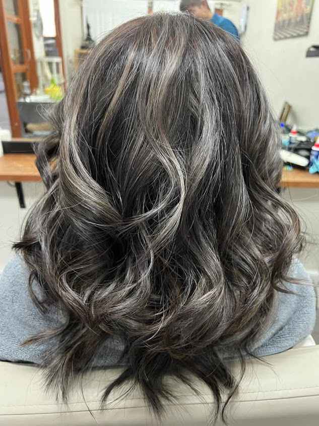 Maximum Hair Studio by นกนารี Barber & Salon - 2