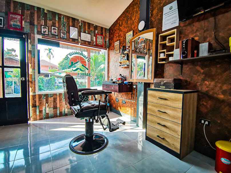 Men's Cut Barbershop - 3