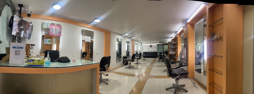 Model salon - 3
