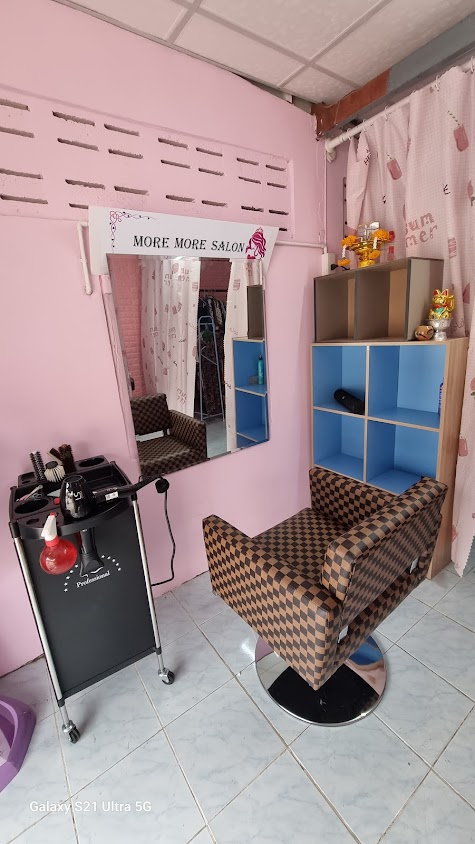 More​ More​ Salon​ (ร้านสระไดร์หัวทะเล)​ - 2