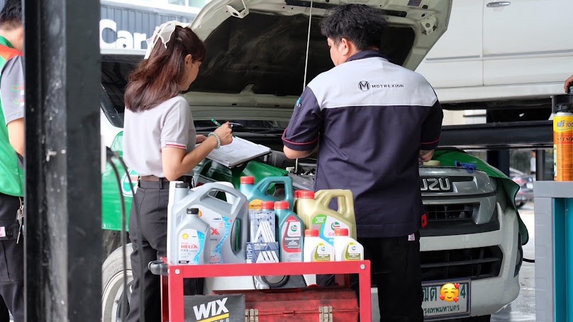 Motrexion ศูนย์บริการดูแลรถยนต์ เปลี่ยนถ่ายน้ำมันเครื่อง ซ่อมช่วงล่าง ล้างรถ ฟิล์ม (ฉะเชิงเทรา)