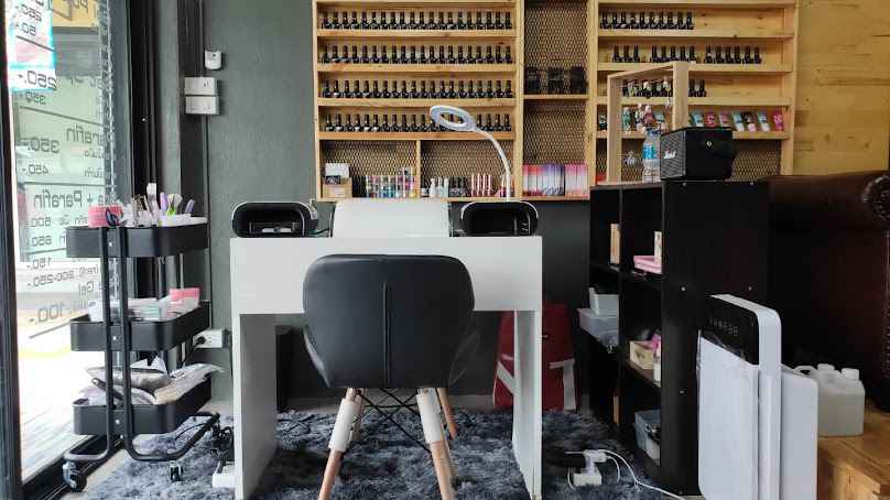 Nail Spa & Make up by Mini