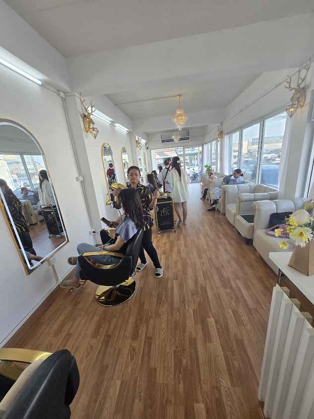 NANA Salon