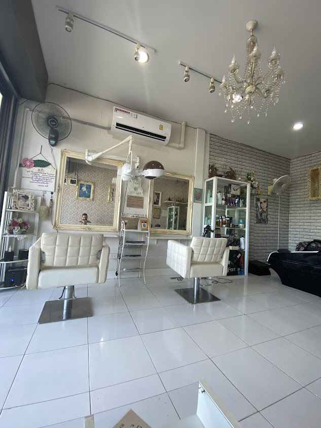 Nana's Hair & Beauty Salon
